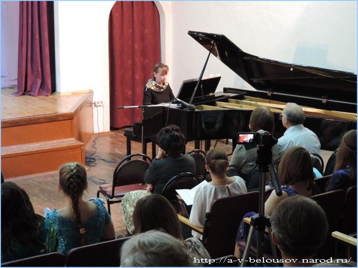 Выступление Елены Адриановой. Тула, 2016 год: http://a-v-belousov.narod.ru/